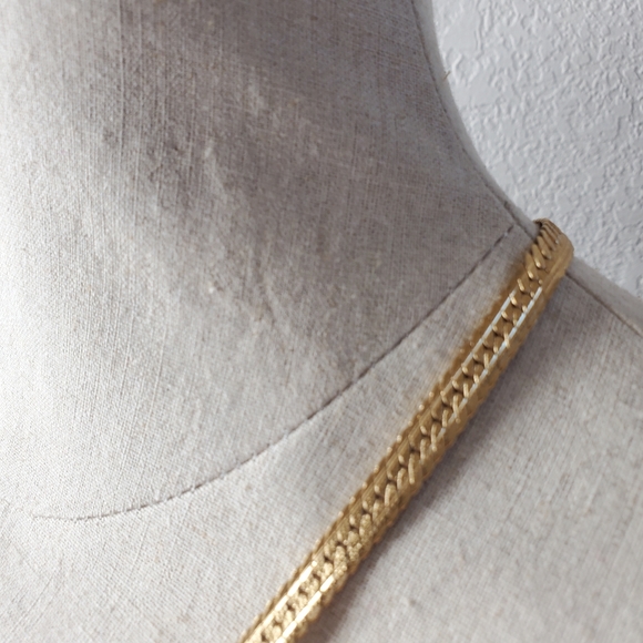 Vintage Gold tone heringbone thick chain necklace - Picture 4 of 8